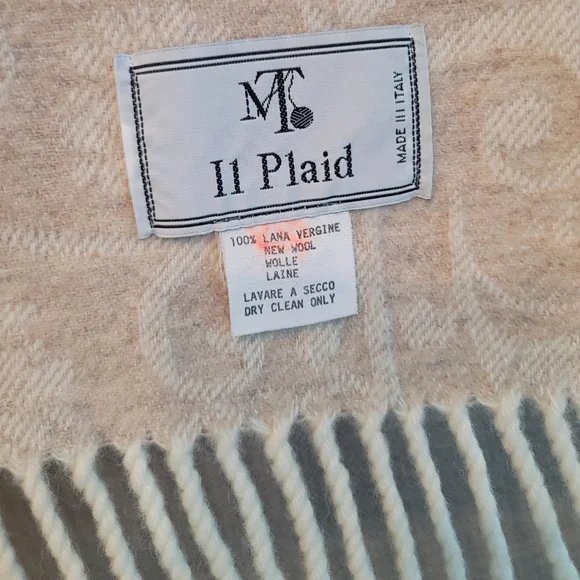 Wool Throw Blanket, Jacquard Design, 100% Virgin Wool, Size 55"x70" - Picture 6 of 11